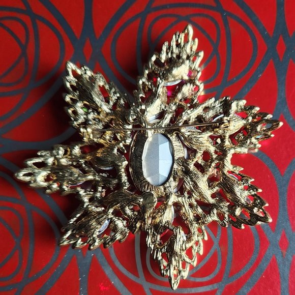 Red Gemstone Ladies Red Exquisite Brooch NWOT - Picture 8 of 9